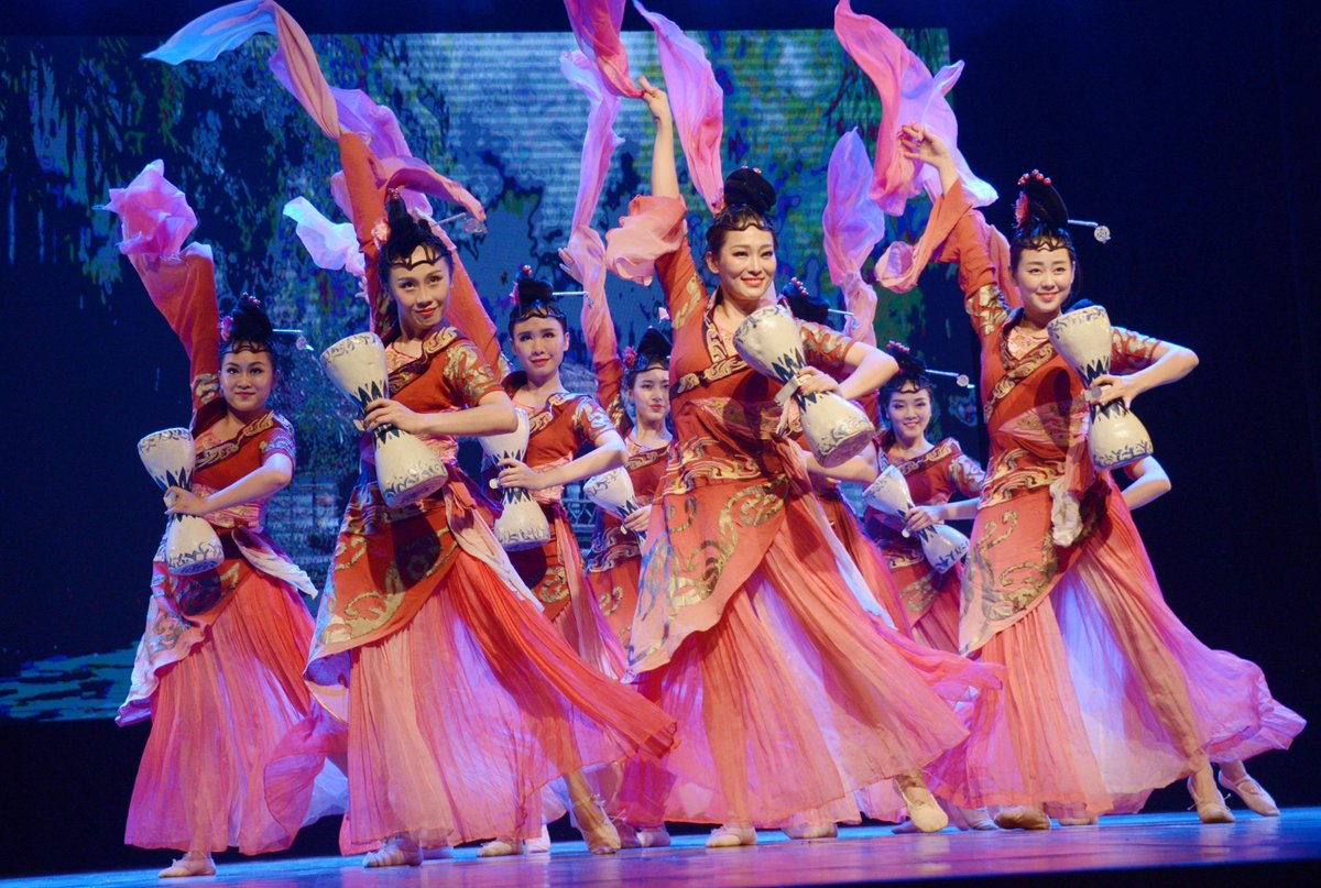 Sichuan Opera Troupe enthralls Bangladesh audience with lavish costumes ...