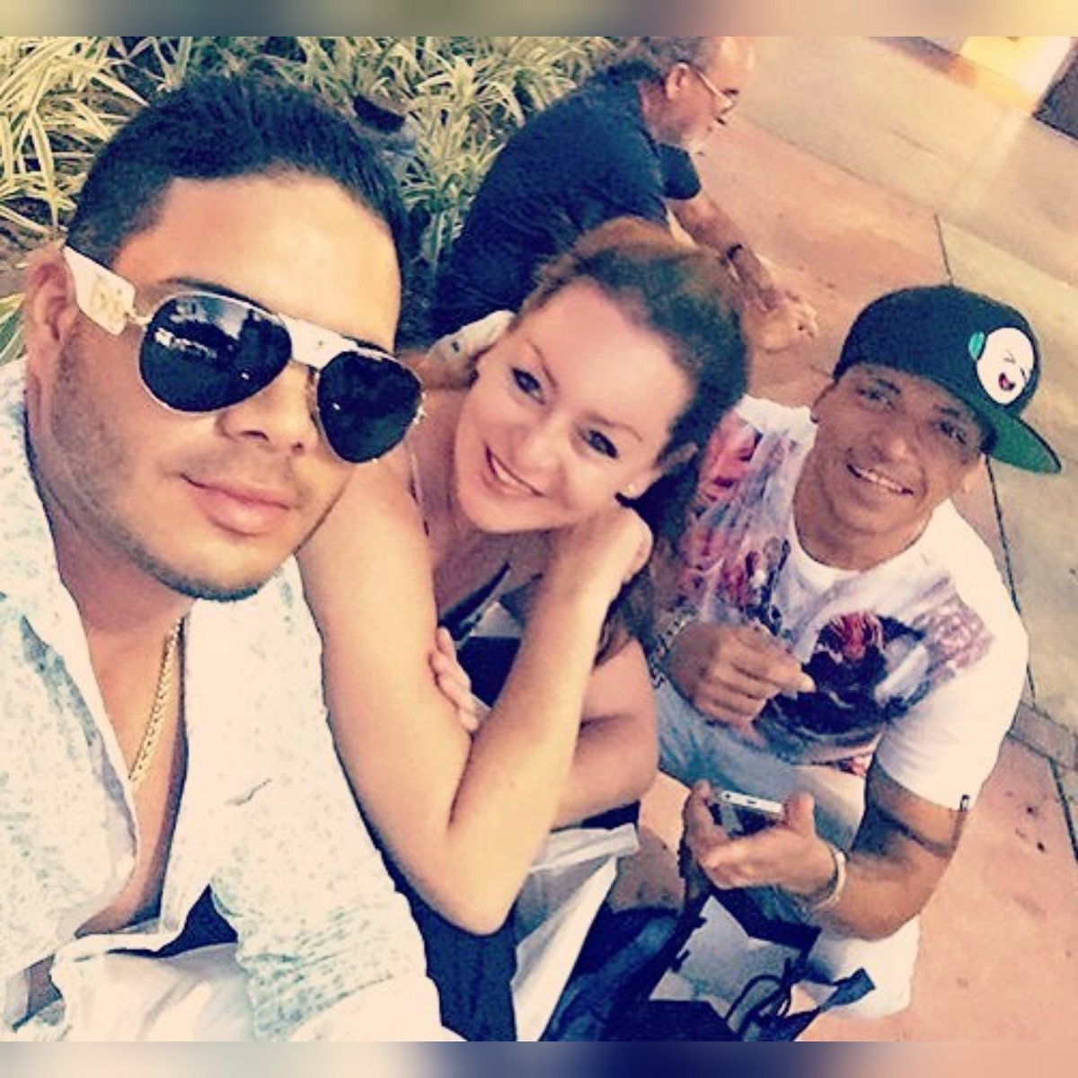 Heeey familia, la jefa está de cumpleaños 🎉🎉 Feliz cumpleaños Lady Laura instagram.com/p/BVLwKN0gTjG/