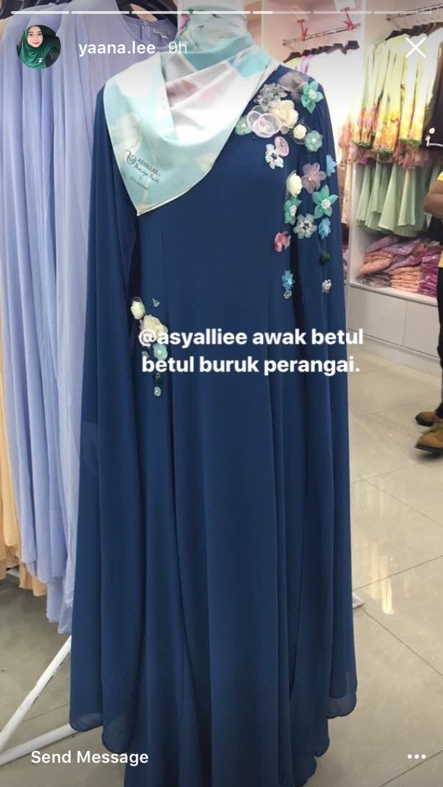 DyanahR's tweet photo. Asyaliee tiru design leeyanarahman pulak woi. Memang asya ni buruk perangai eh https://t.co/gPKBKN9kZN