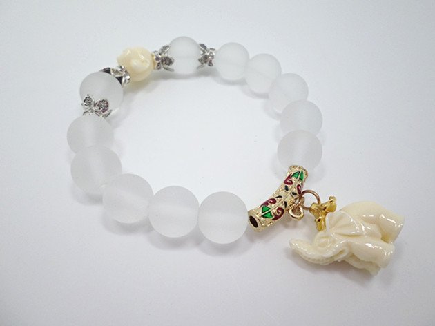 ParishJewelry's tweet photo. #styles #design Natural Matte Crystal Bracelet for Women https://t.co/hleBNL89Fk https://t.co/mYdTuG9qvA