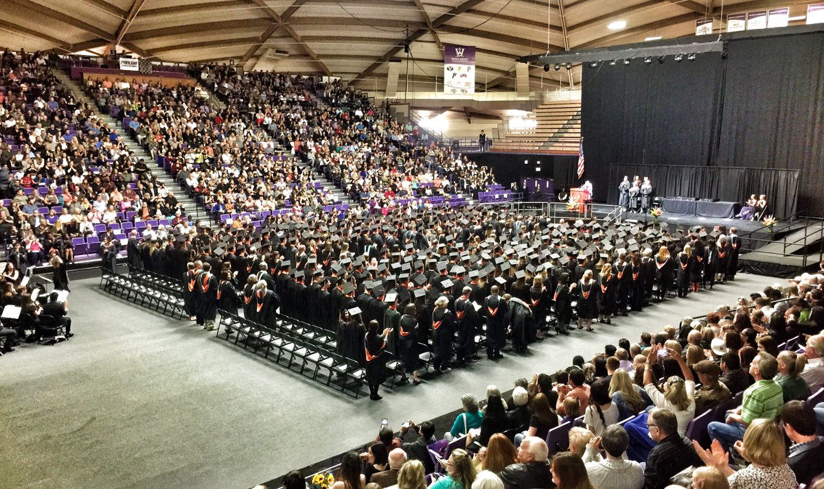 BeavertonHigh's tweet photo. What a night to celebrate the #BHSClassof2017 for #THEBeavertonHighSchool! https://t.co/eTMvkpnp6x