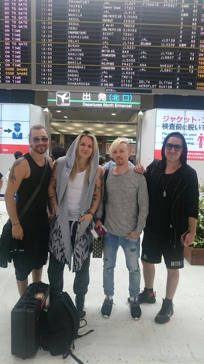 marquee_live's tweet photo. 公演後、短い日本滞在を満喫し、無事に帰国の途につ頂けるReckless Loveの面々。改めて公演にお越し頂いた皆様ありがとうございました!
#レックレスラヴ
#tokyoinvasion https://t.co/kw4IHa58Ow