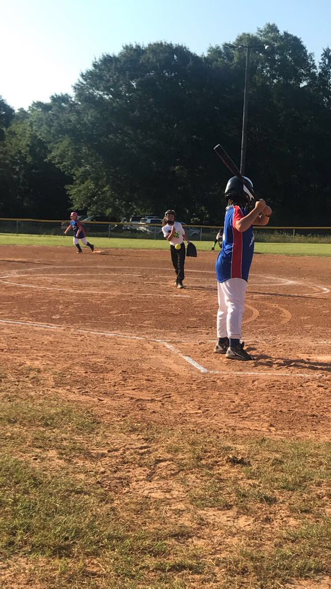 CrawfordEstela's tweet photo. Kylabug #allstars #8u #Lonview #pitcher #helloelbow https://t.co/1awHpkgfBb
