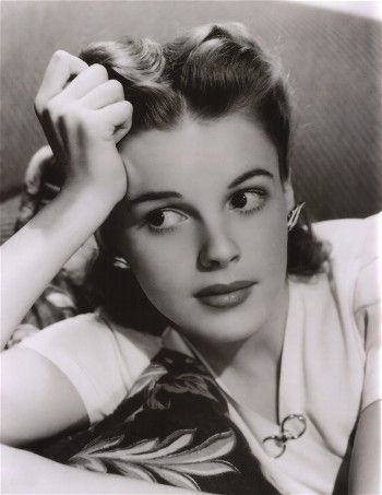 Lindometro's tweet photo. Judy Garland. #JudyGarland #Oz @JudyGarlandClub https://t.co/8ABrVbquYl