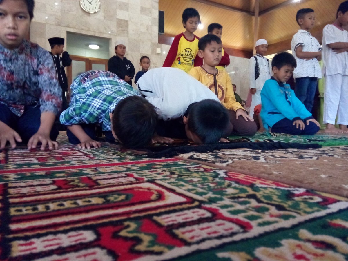 dpcpksandir's tweet photo. Sanlat #Ramadhan 
Pembelajaran Generasi Qur'ani
@lediahanifa 
@suandharu 
@PKS_Bandung 
@tedydwinarno 
@OdedMD https://t.co/q9XeyXfIxN