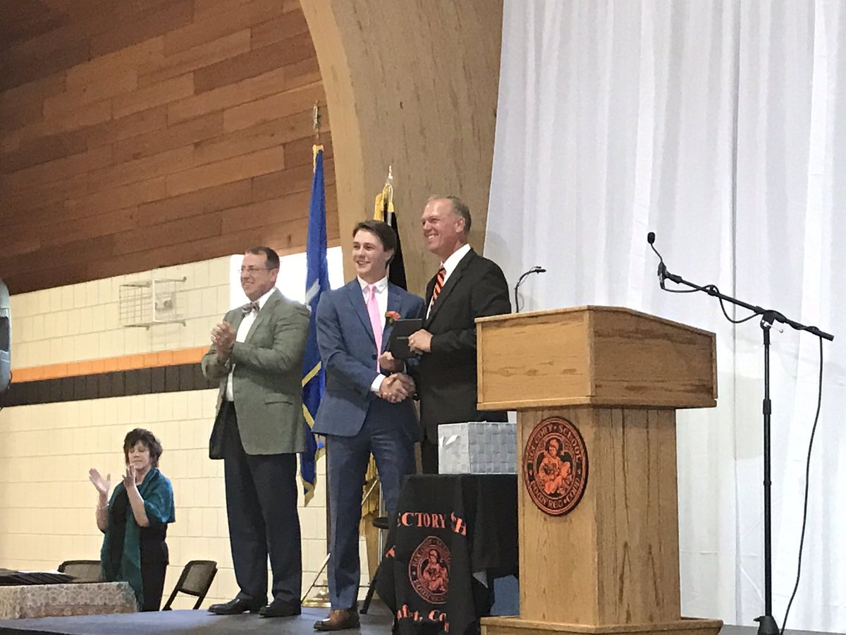 RectorySchoolCT's tweet image. Congratulations to #RectorySchool #classof2017!
#highvaluelearning #rectoryalumni