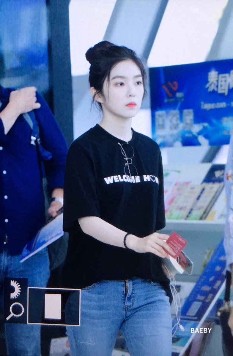 Baeby329's tweet photo. 170611 방콕 출국 #아이린 조심히와💜 https://t.co/zXZE2jJEbN