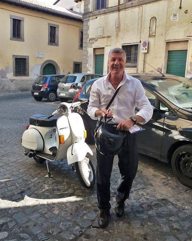 #bonjouritalie #bonjour_italie #Bomdiaitalia #vespa #piaggio #roma_de_presente #passeio