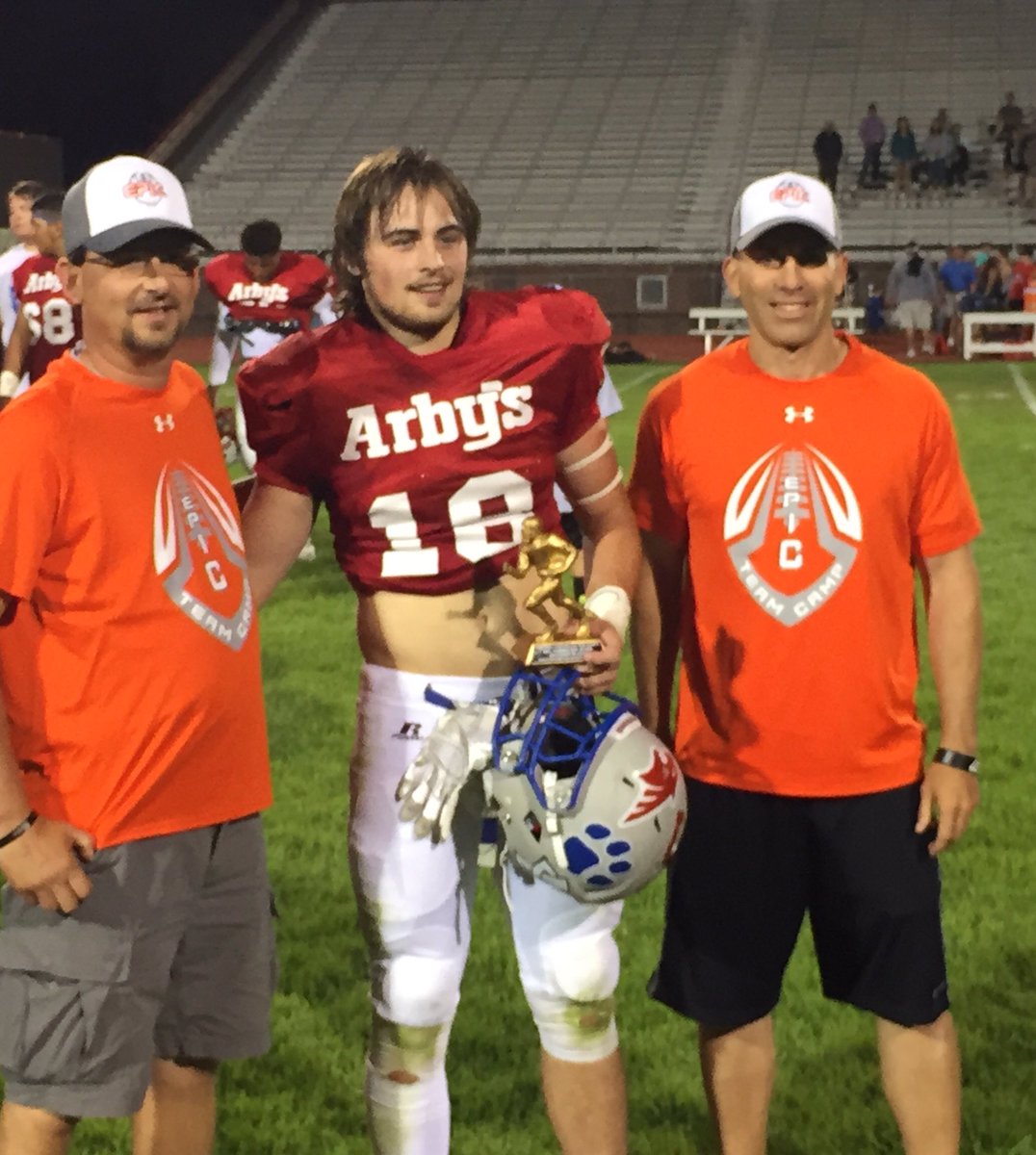 epicteamcamps's tweet photo. Brendan Brehmer is your @WestNebAllStars Defensive MVP! @AllianceBulldog 🏈🏈💥💥👍🔥🇺🇸😎🏈 https://t.co/2Y7tPJJBjK