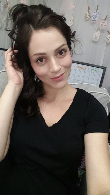 I'm online! https://t.co/vGUQ4nZtgF 💋 https://t.co/jfAdjCmv0L