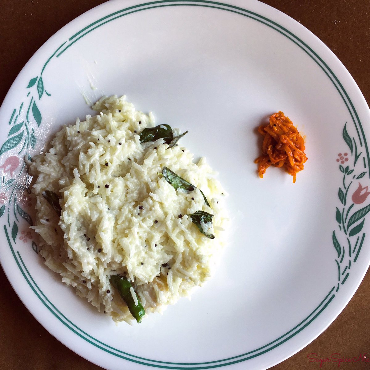 sugarspicenice8's tweet photo. Nothing beats this combination #dahichawal #pickle #comfortfood #lunchscenes #becauseitrained https://t.co/kHMXOu71vQ