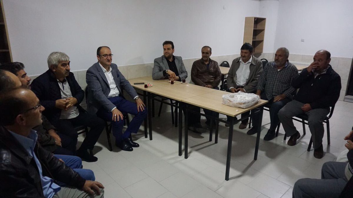 Teravih sonrası çay molası için Çamlıca'daydık. Çayın yanında en iyisi dost sohbetleri...