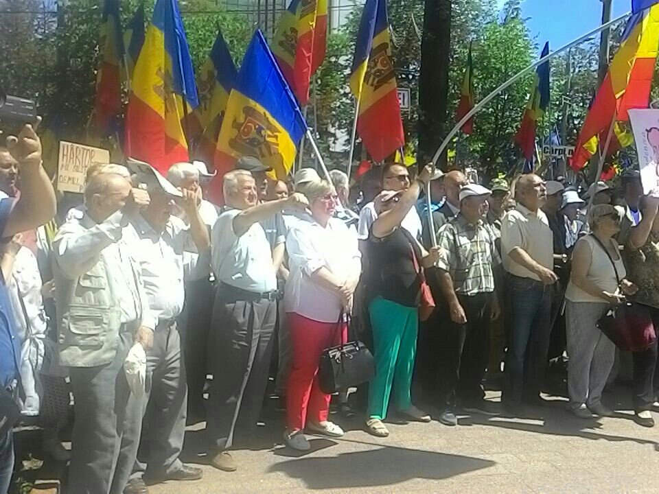 Говорят, что трассы блокируют, люди не могут на протест попасть