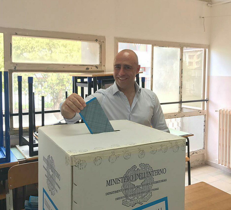 pierobitetti's tweet photo. Ho votato, fatelo anche voi! È possibile fino alle 23 di questa sera. Vinciamo noi!
#DecideTaranto #BitettiSindaco #Amministrative2017 https://t.co/svPqdKiESf