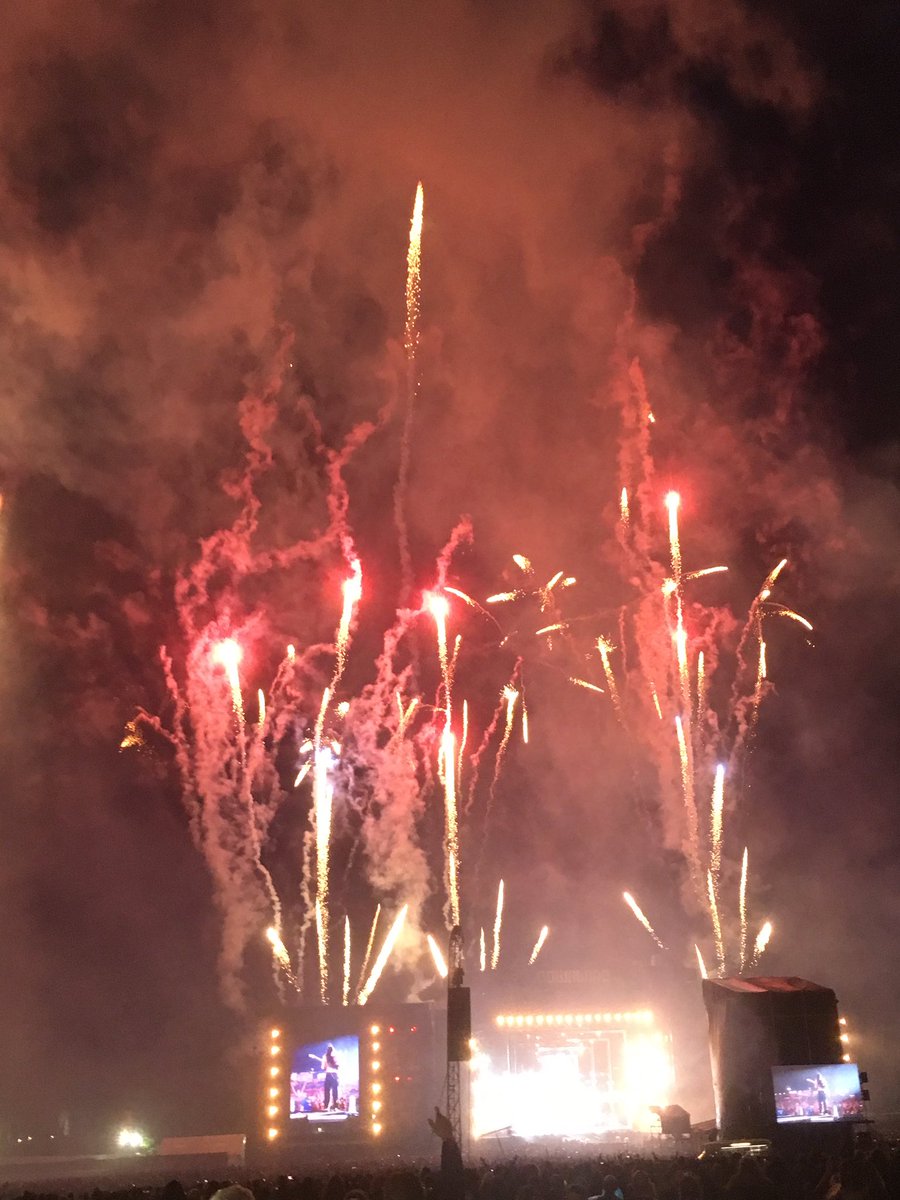 festivalmark's tweet photo. Last day here @DownloadFest 2017 can't wait for @Aerosmith #pink best tune ever! https://t.co/OCiWy71dG8