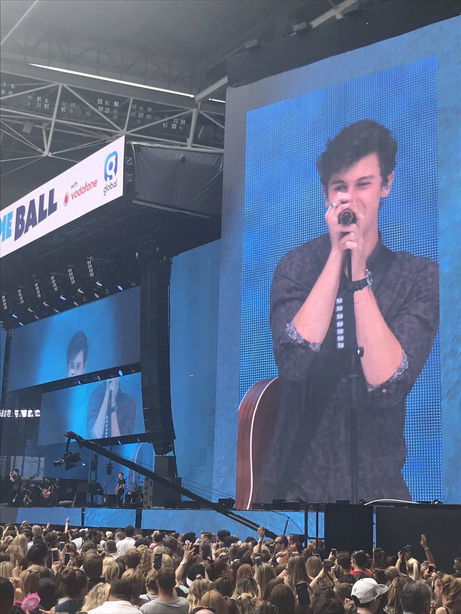 LottieJHD's tweet photo. Incredible day at #CapitalSTB yesterday, best lineup 😝🎶 https://t.co/EgqTrs0cSh