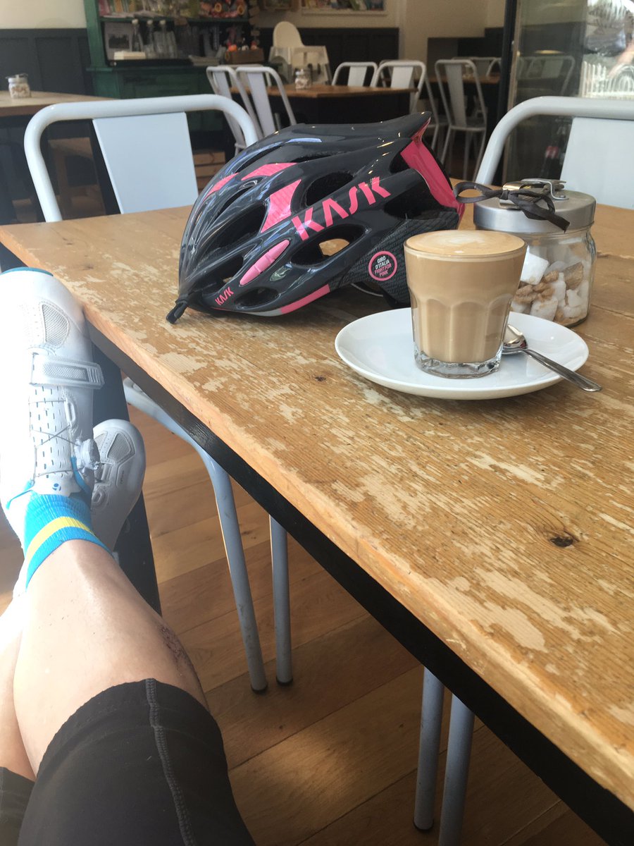 SpinningCatB's tweet photo. Great midway spot of coffee on my back on the bike test ride 🙏🚴🏻☕️#Liv #hummingbird @BerkhamstedCC @wendover_news https://t.co/7UhcQS88SM