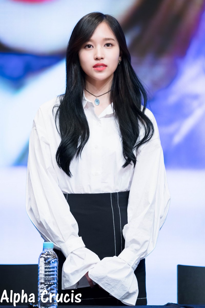 AlphaCrucis0324's tweet photo. 170610 팬사인회 아이레벨홀　사인회 시작2 #MINA #미나 #ミナ #名井南 #TWICE #트와이스 https://t.co/f0obgKzhw9