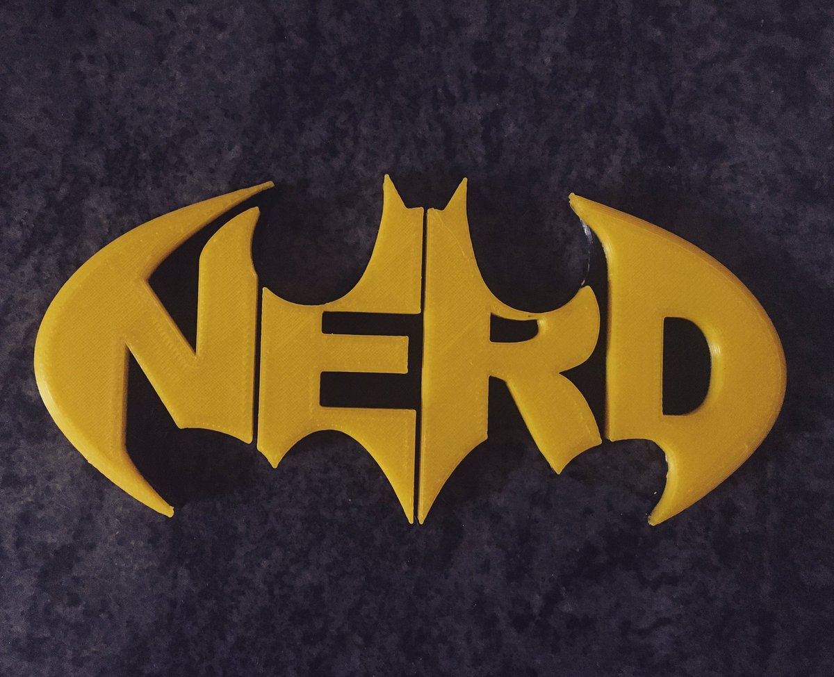 3kona3D's tweet photo. It's not who I am underneath, but what I do that defines me. #dualnozzle #3dprinted #batman #batnerd #crest #black #yellow https://t.co/kiYqNGfMAi