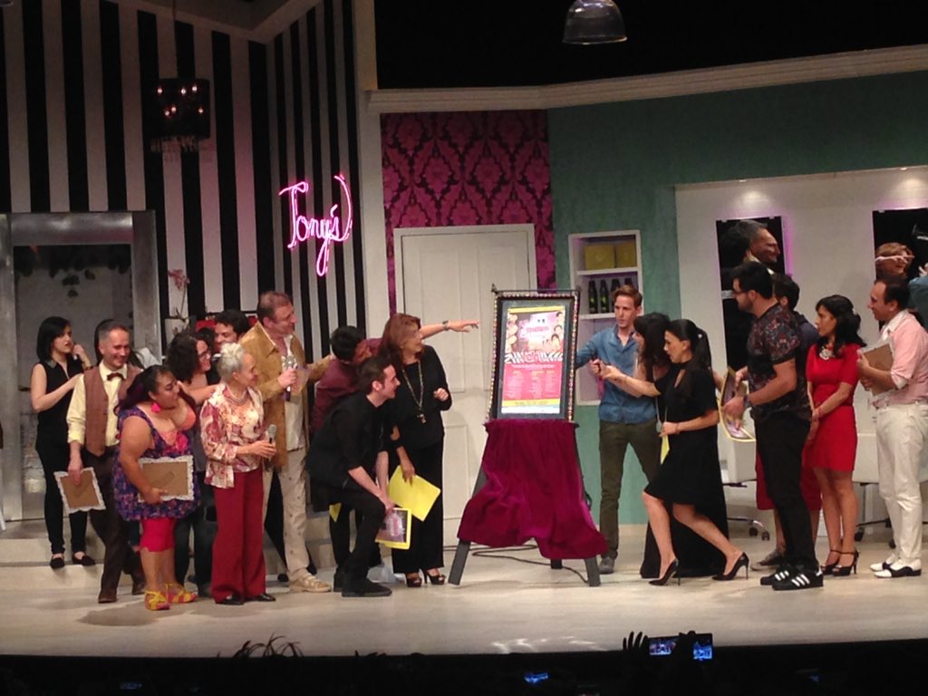 Norma_Enriquez1's tweet photo. Justo el momento de las #100Rep de @EsteticaCrimen excelente comedia, grandes padrinos, bravooo @michihart 👏🏻👏🏻👏🏻👏🏻 https://t.co/i8e9IilJIu