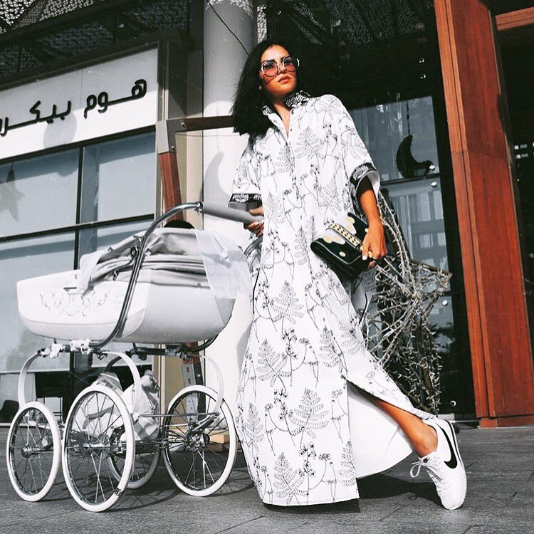 Stylist_Arabia's tweet photo. Perfect Ramadan style from @mrskeepa, the most stylish mum in the #UAE. Think you know a more stylish mum? Tag her in #streetstylesunday https://t.co/DquBdC1vTu