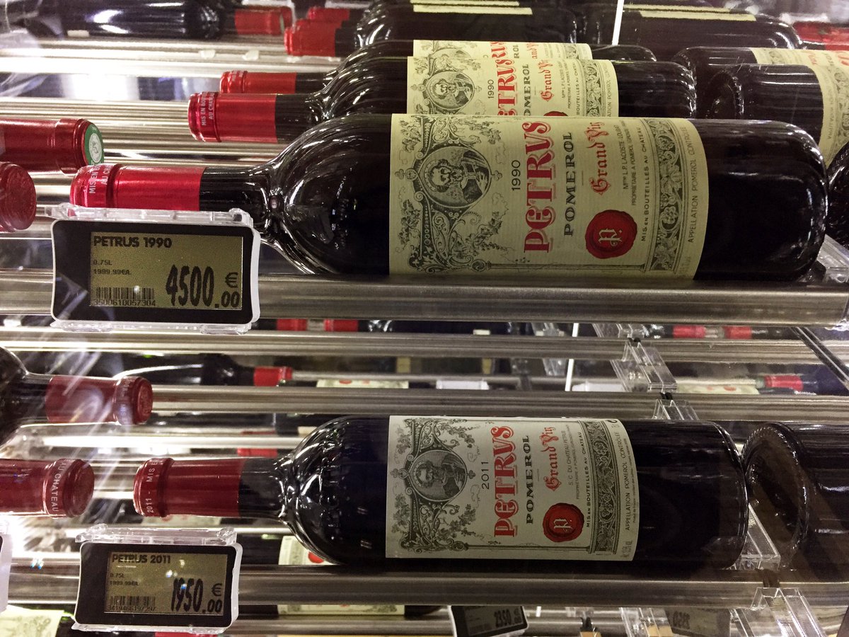 MoveEat's tweet photo. Hyper-marché Leclerc SO de Levallois. Petrus 1990 et 2011. Bordeaux. Appellation : Pomerol #bordeauxpassion #petruspomerol #vindexception https://t.co/HTG2PWS964