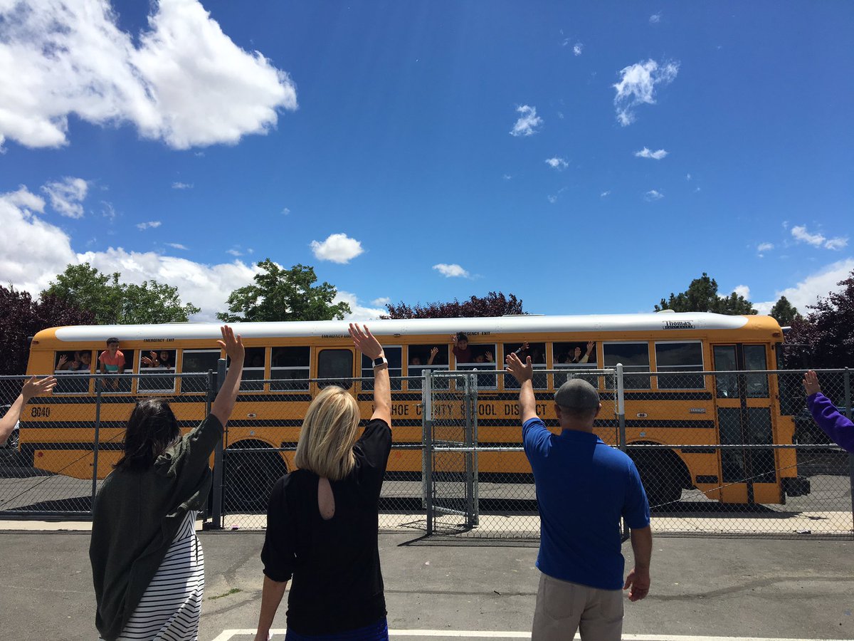 Saying goodbye on the last day of school! ❤️ <a href="/CorbettCougars/">Corbett Elementary</a>