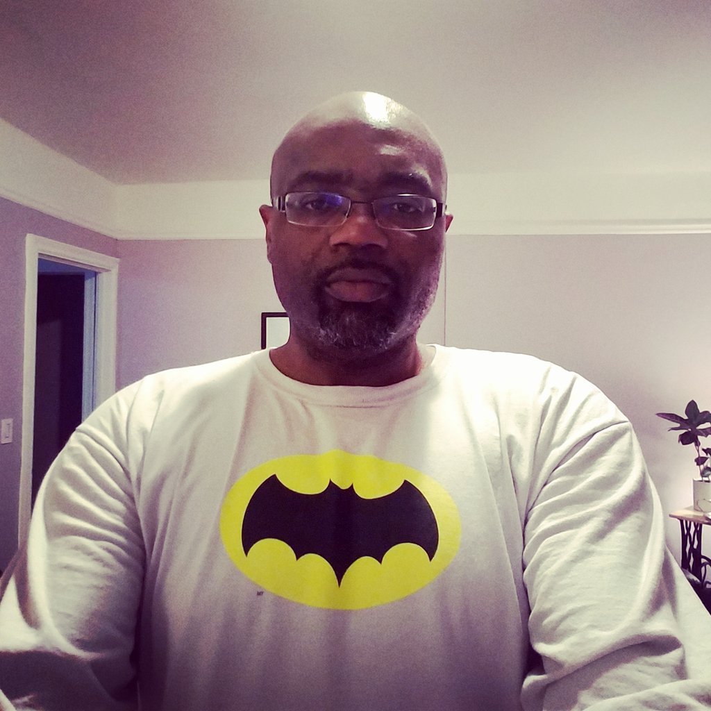 jlrich3's tweet photo. In honor of Adam West I wore my 60s Batman logo shirt all day.
#adamwest #thecapedcrusader #myfirstbatman #rip https://t.co/sRhDKQmlOz
