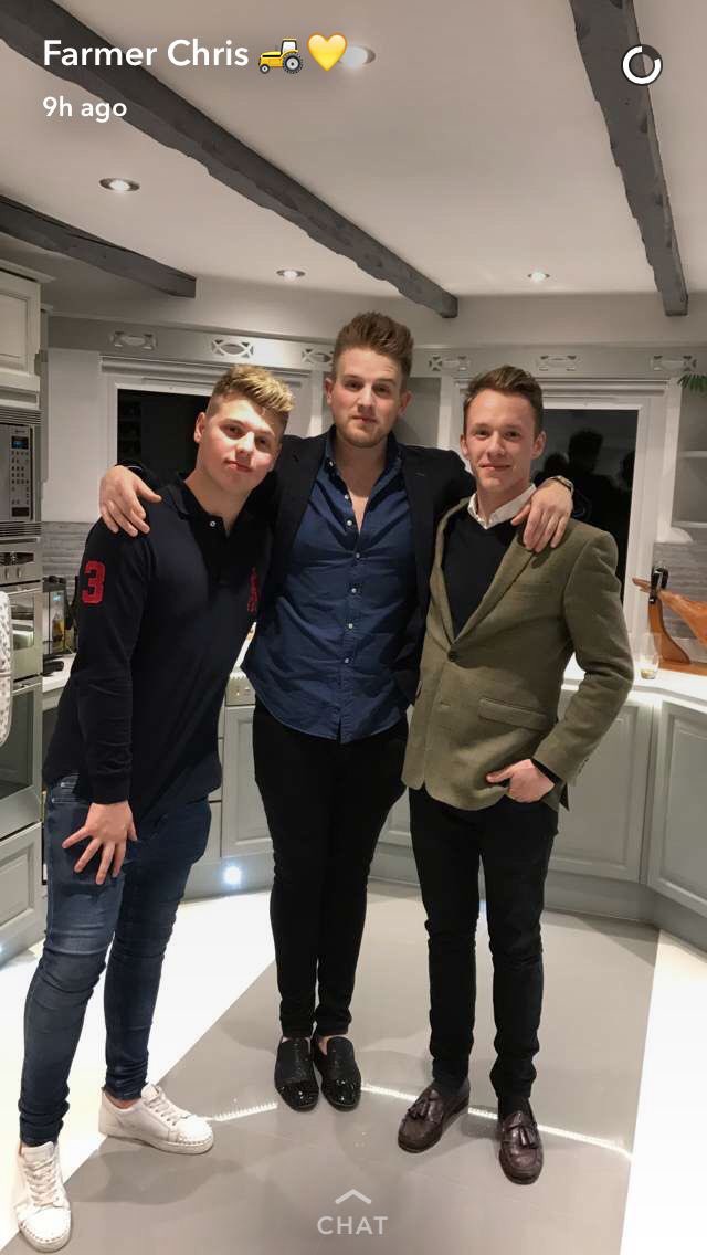 Phillips_Peeps's tweet photo. I would do anything to meet the boys 😂❤️🔥 #benphilips #elliotgiles #bae #brofo #BrofoMerch #missthem #farmerchris #snapchat @benphillips https://t.co/f3jM31VHv3