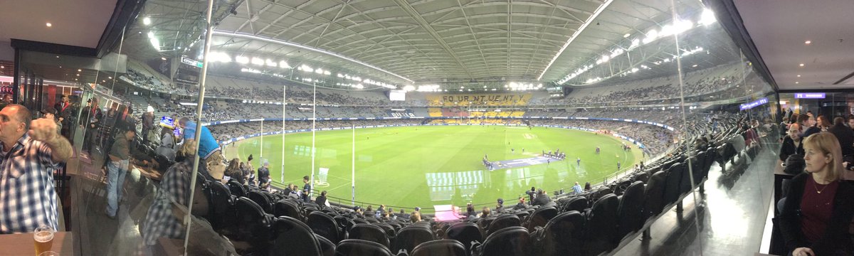 susanneakehurst's tweet image. #etihadstadium thanks #michaelkenny #medallionclub great seats!! #Melbourne #afl