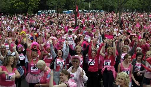 DesChes's tweet photo. Another great sporting event in #chesterfield. Good luck everyone taking part in Race for Life https://t.co/HLZeU8e6Ih #lovechesterfield https://t.co/AbcwiUGn3D