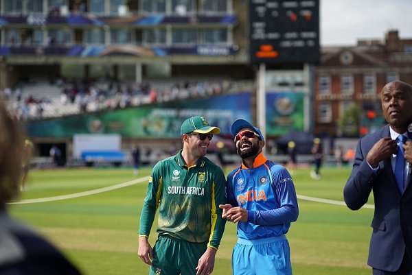 SirJadeja's tweet image. Game On. #India Vs South Africa. Who&apos;ll Win Today&apos;s Match &amp;amp; Qualify?

RT For India 🇮🇳
Fav For South Africa 🇿🇦

#INDvSA #CT17 #Kohli #INDvsSA