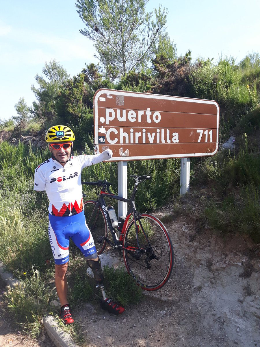 RicardoTen_'s tweet photo. Disfrutando de la carretera, en gran compañía con el supercrack @diegorobles95 
@PolarSpain 
@Thebikerun @HyundaiKoryoCar
#Paracycling https://t.co/2S2YZWfjnU