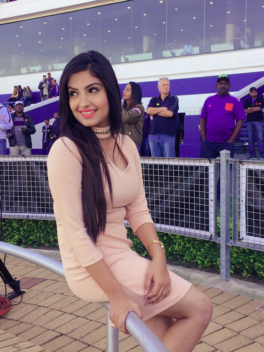 RupaliJagga's tweet photo. Durban you Have my heart❤
Thankyou for all the love❣️❣️😍
Off to Johannesburg now✌🏻 #SouthAfrica 
#BeautifulPlace
#RJ https://t.co/Fi7Bq4mZrP