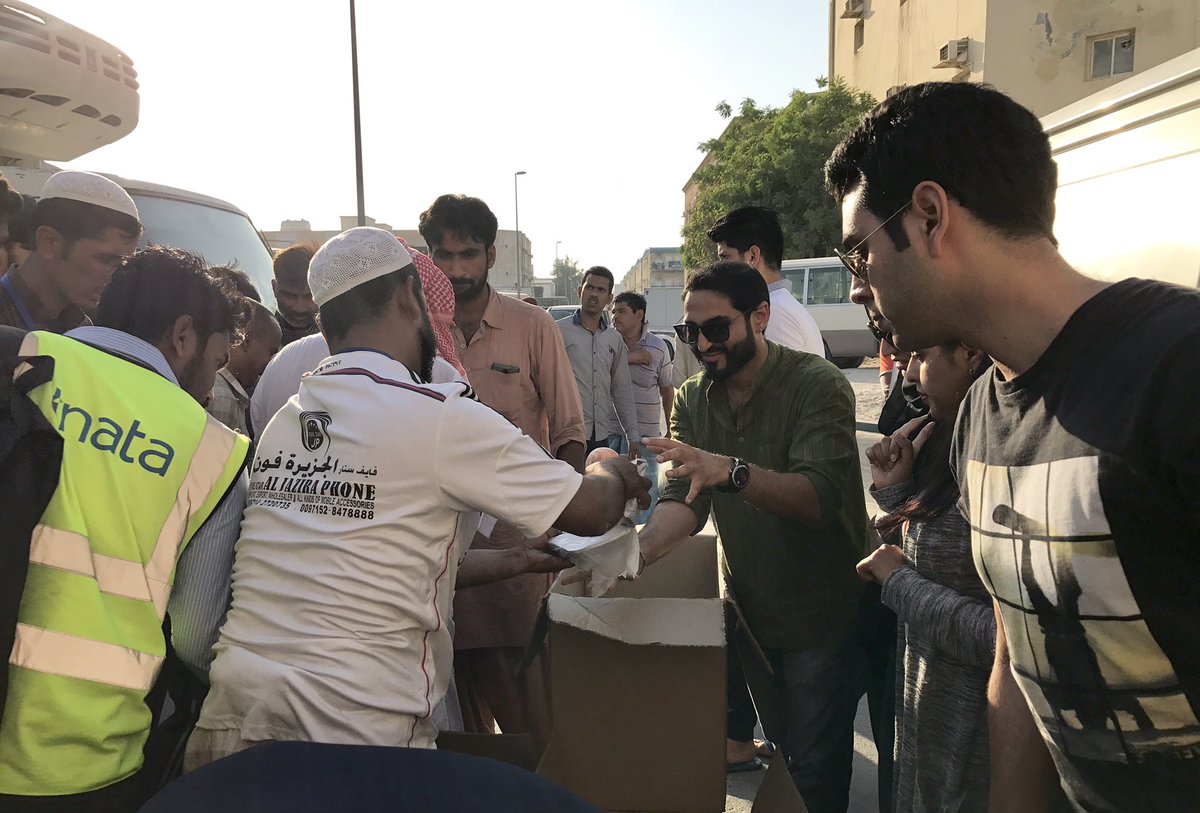 PendingMeal's tweet photo. 'Distributed meals to 1500 people yesterday. Nothing can explain the feeling we have right now.' - Jafar and friends #Dubai https://t.co/dg4LokkkZl