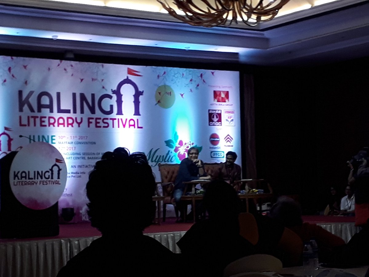 suhasinih's tweet image. A side of @ravishndtv one seldom sees: speaking about &apos;laprek&apos; - the laghu prem katha or short love story. They&apos;re funny too ☺️