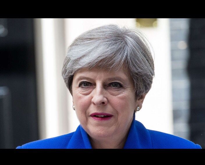 ChukaUmunna's tweet photo. "Britain has a zombie Prime Minister" - yup, squatting in Downing St. Good piece by @AndrewRawnsley today https://t.co/fXPzeVuO3z https://t.co/nDjLdEoSNR