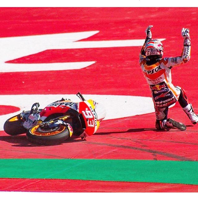 marquesistas's tweet image. 4th on the grid, 4 crashes, a bit challenging. But in reality, we're not so bad - @marcmarquez93