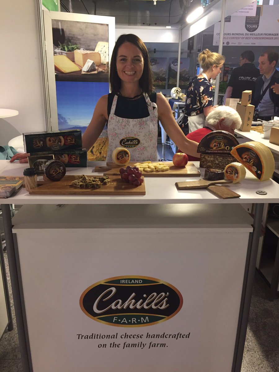 CahillsCheese's tweet image. Good luck #teamCahillsCheese and all competing in @TwomeyWeekend today @elbertwomey. I'm set up and ready to rock with @Bordbia in #France ☘