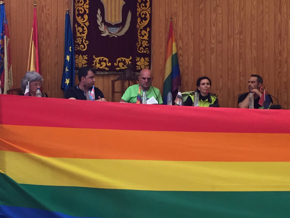 MIRALLCAMPTURIA's tweet photo. Moltes gràcies als companys de GentPol L'horta per haver-nos convidat a participar del seu Orgull a Moncada!! https://t.co/8X0aQbG4V5