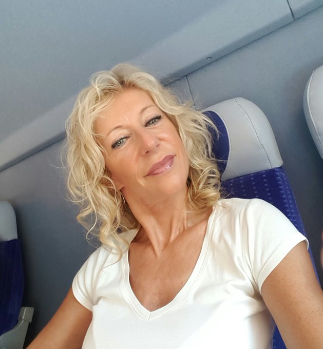 Direction la capitale  ..😎😍  Belle journ&eacute;e &agrave; vous. .😘😘 https://t.co/9K6ax66TVP