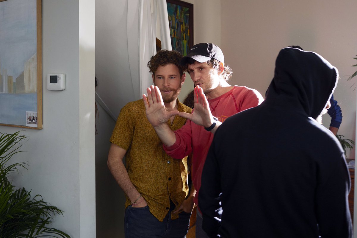 En poco más de 24 horas será vuestro todo lo que tenía en la cabeza el bueno de <a href="/RaulArevaloZ/">Raúl Arévalo Zorzo</a>. Se estrena #LaVidaNuestra de <a href="/EstrellaDammEs/">Estrella Damm Es</a>