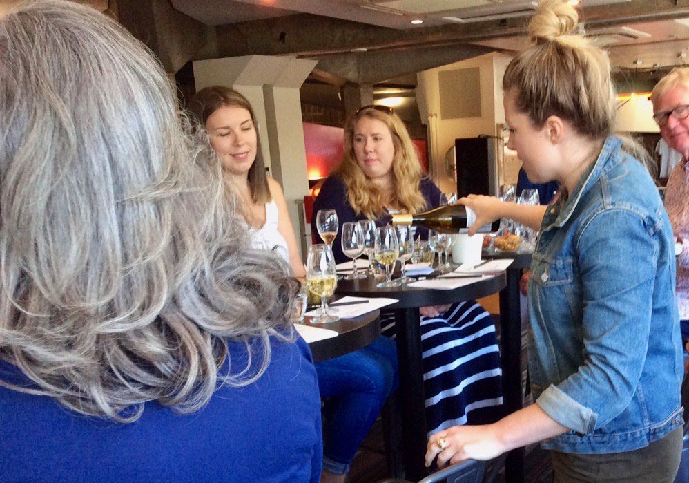 CommonSomething's tweet photo. Our first event! Fascinating conversation + tasting around Californian wine with @_abovesealevel_ , Thanks to @cambridgewine for hosting! https://t.co/i9JfrnXwxs