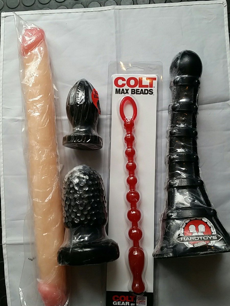 Follow/RT /like to win these arse penetrative goodies worth £145 from Fetish Freak in Oval Se5 0Se (sarf London 's favourite fetish store!)