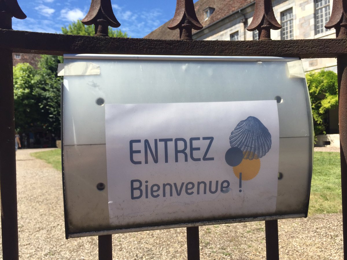 diversionsmag's tweet photo. Hôp hop hop à l'hôpital Saint Jacques. @villedebesancon https://t.co/bX1xCcynoZ