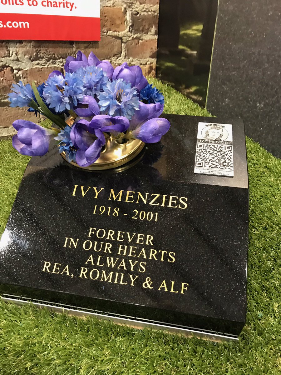 FondestMem's tweet photo. If you missed us this weekend @NFE2015 #NFE checkout our website https://t.co/Clxw9P1Wp0 to find out more about our digital memory plaques https://t.co/KnCYPSEmos