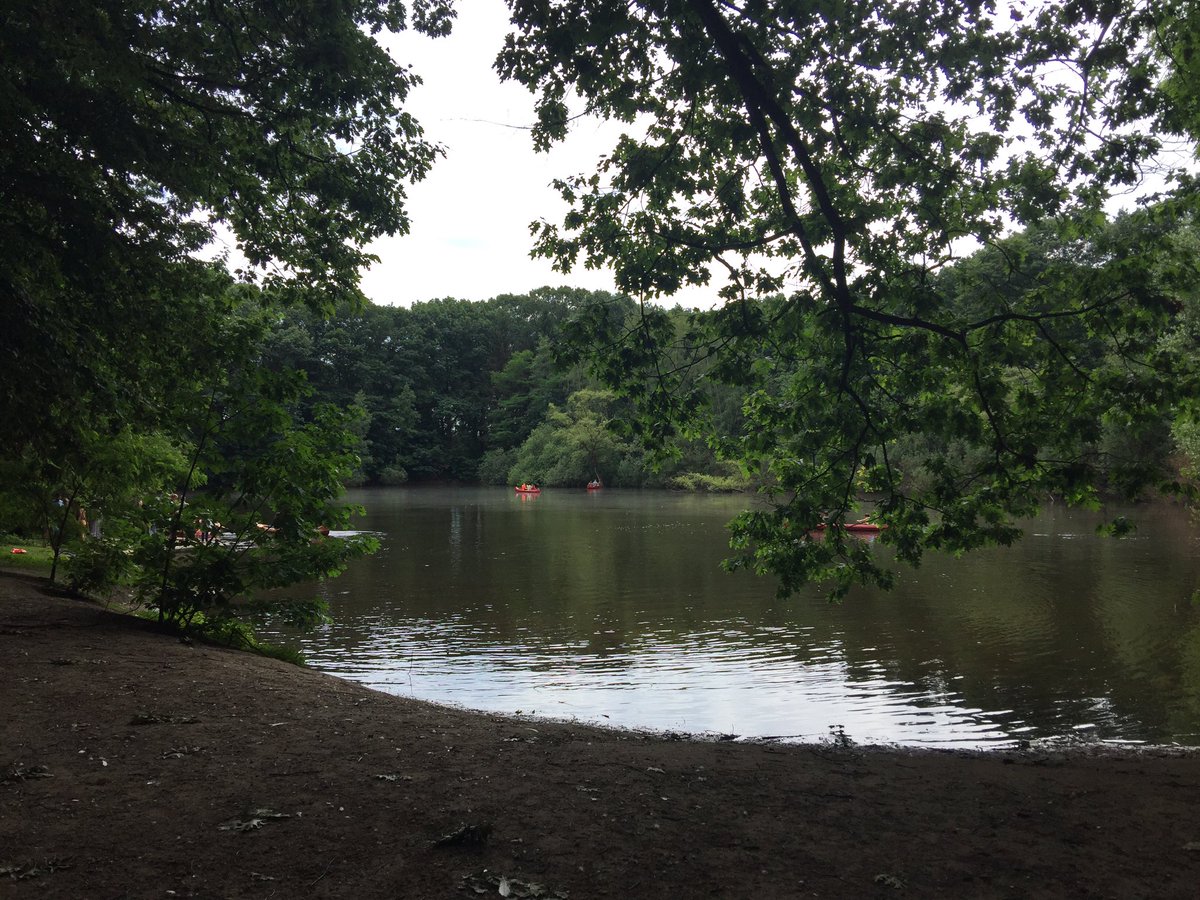 Kanovaren op de vijver #picknick2017 #landgoedeikenburg facebook.com/Eikenburg/vide…