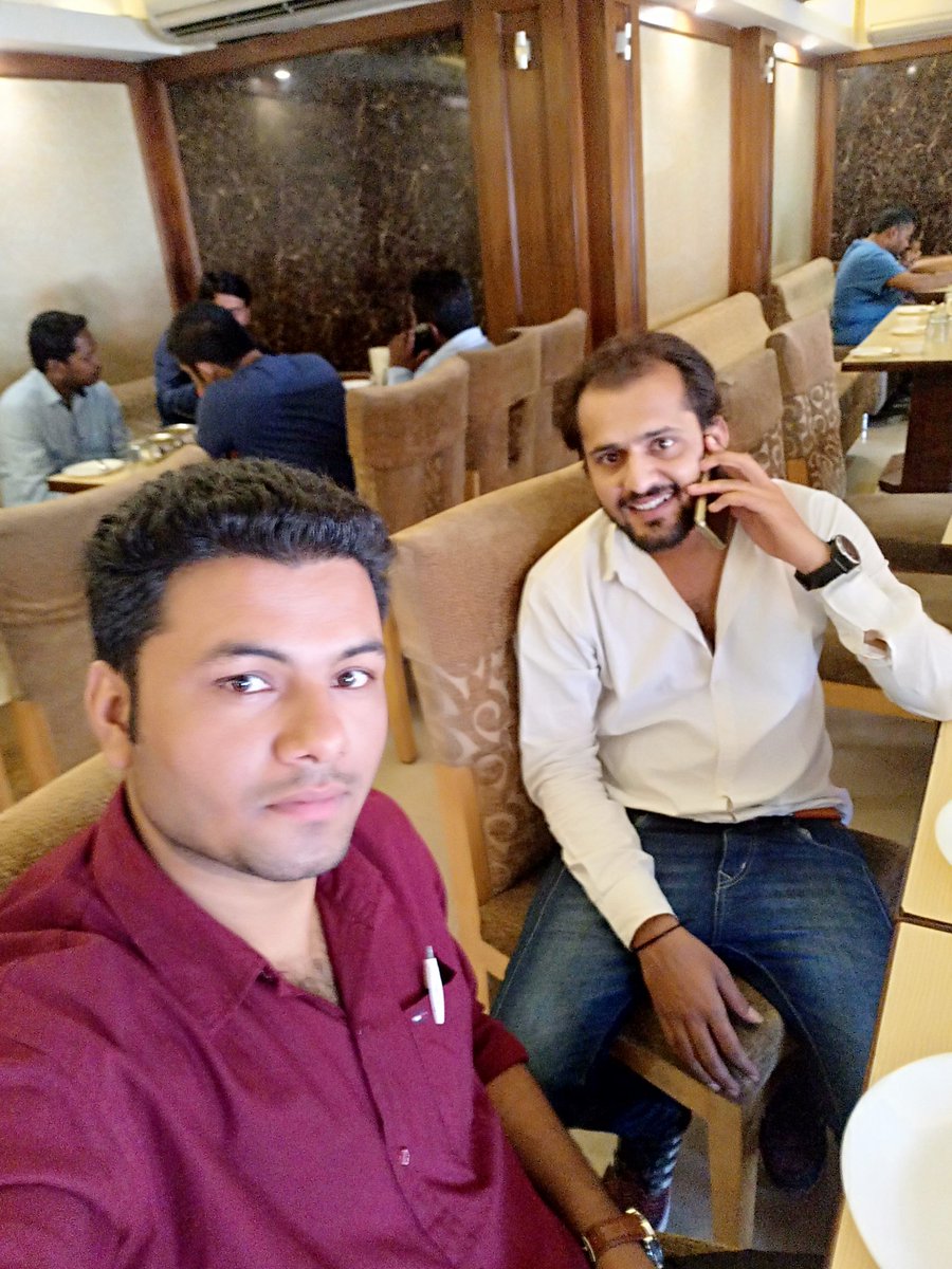 Jeetmehta2Jeet's tweet photo. #Dinner_Time
#INDORE_MP https://t.co/qtHid8fwhF