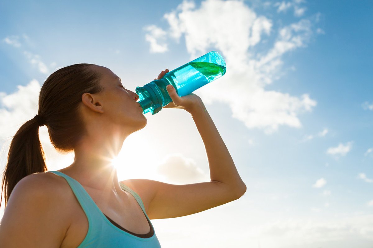 Hot weather is on the horizon for #Loudoun. Make sure to stay hydrated and take precautions against the heat. bit.ly/2r3RG4E