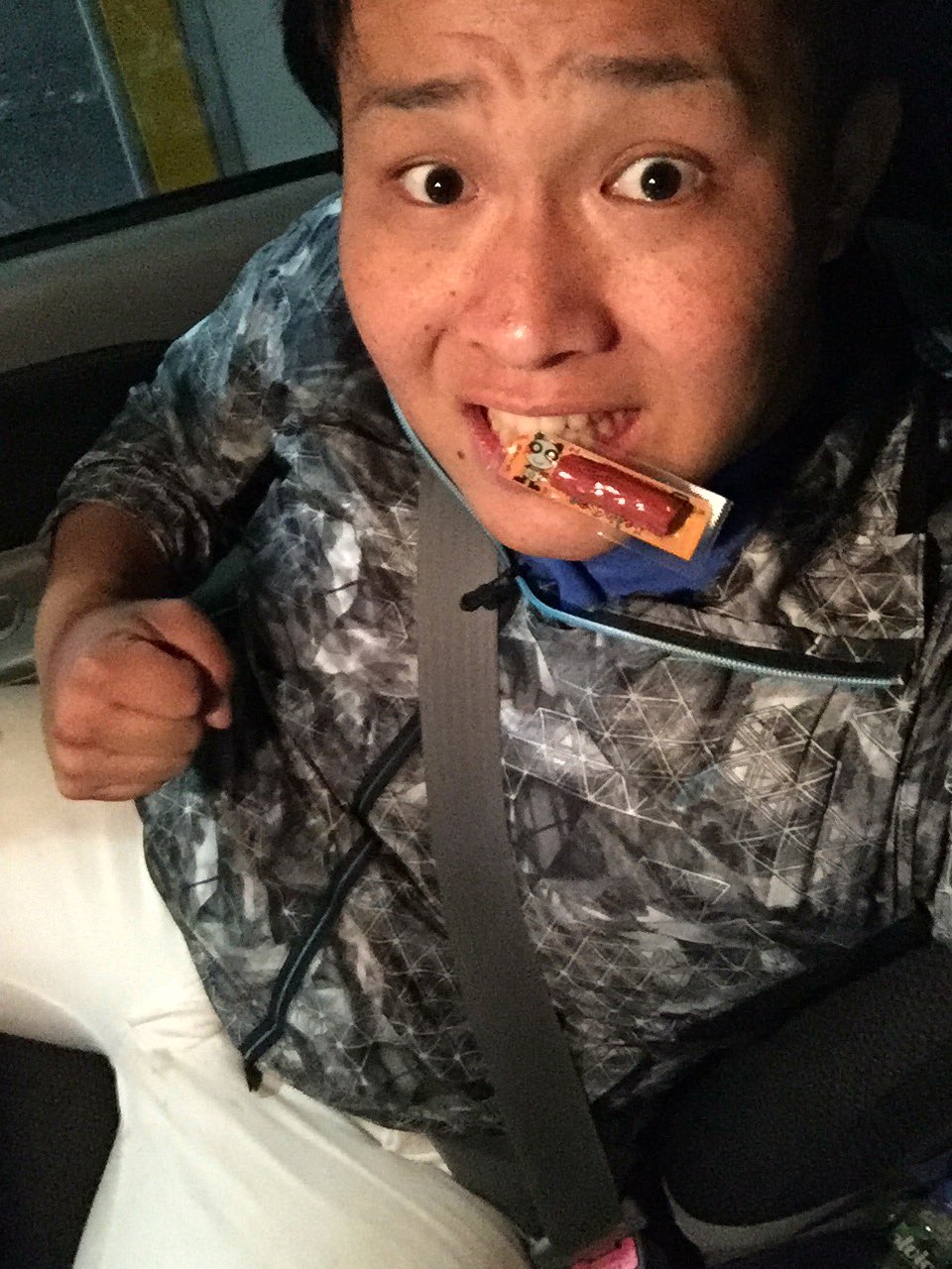 ンダホ Fischer S 久々に高校obチームで野球やってきた O O めちゃちゃ良いピッチャーから 右方向にタイムリー2ベース打てたから 気分上々 グラウンドにいた少年にカルパスもらった ありがとう